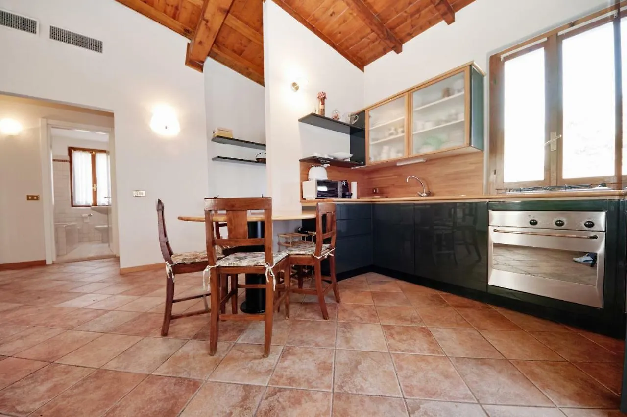 Villa Mira - Pool - View - Aircon 로나토 펜션